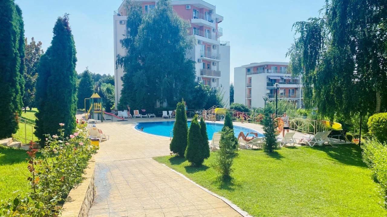 Bratanov Sea View Apartments Светий Влас Екстер'єр фото