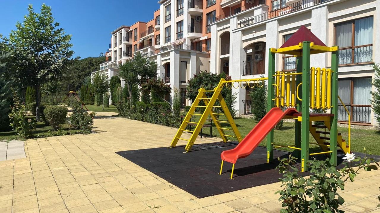 Bratanov Sea View Apartments Светий Влас Екстер'єр фото