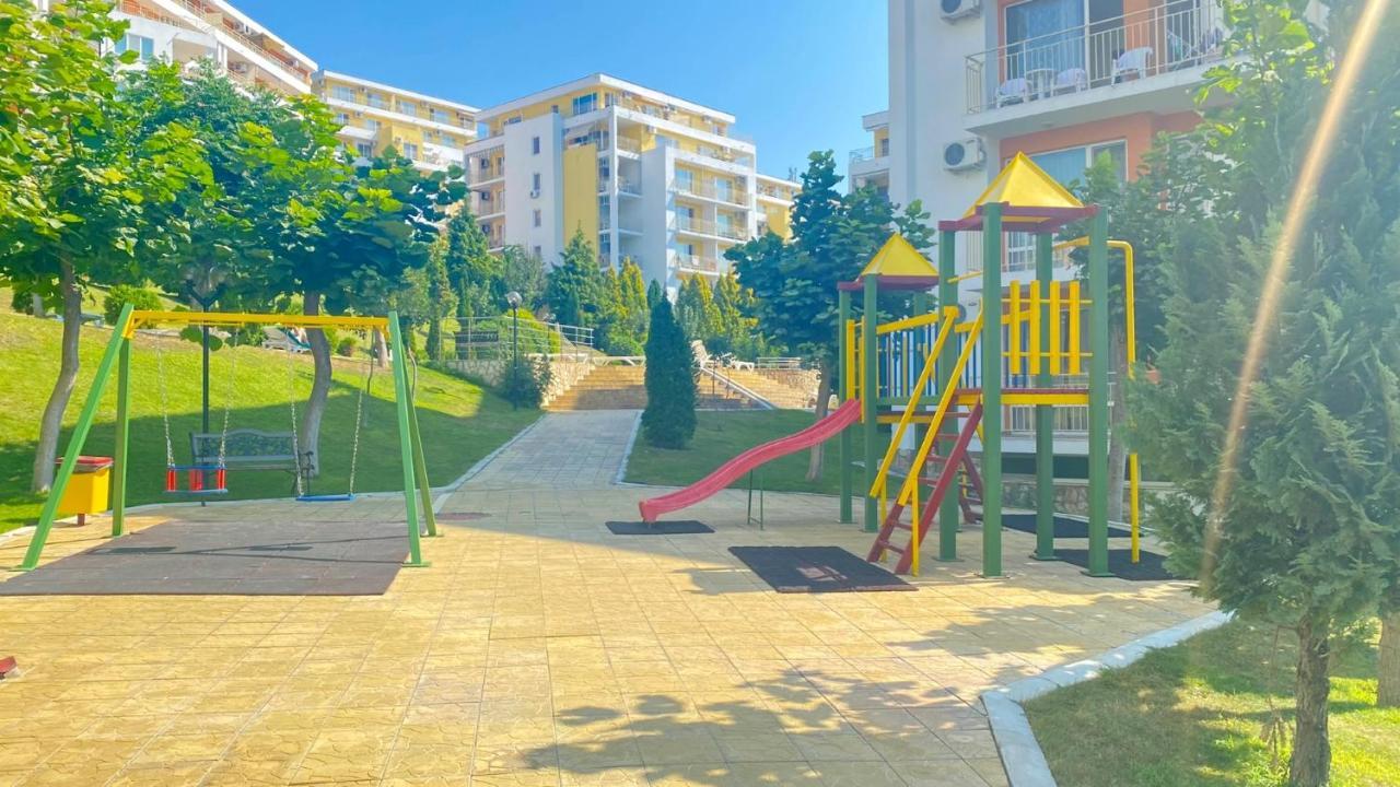 Bratanov Sea View Apartments Светий Влас Екстер'єр фото